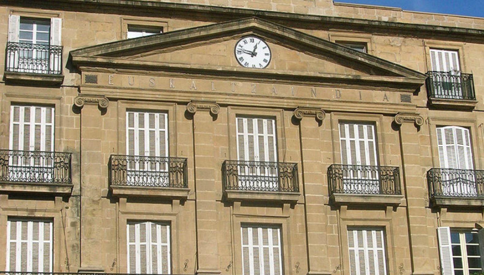 Академия баскского языка, Бильбао, Испания, 2005 (фото: Javier Ezquibela)